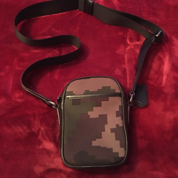 Men’s Coach - Picture 2 of 3